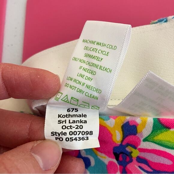 Lilly Pulitzer | Bright Colorful Floral Print Pants Stretchy Rayon Blend 6 - Picture 9 of 9